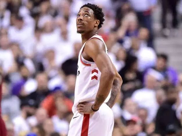 与法兰克福 与法兰克福