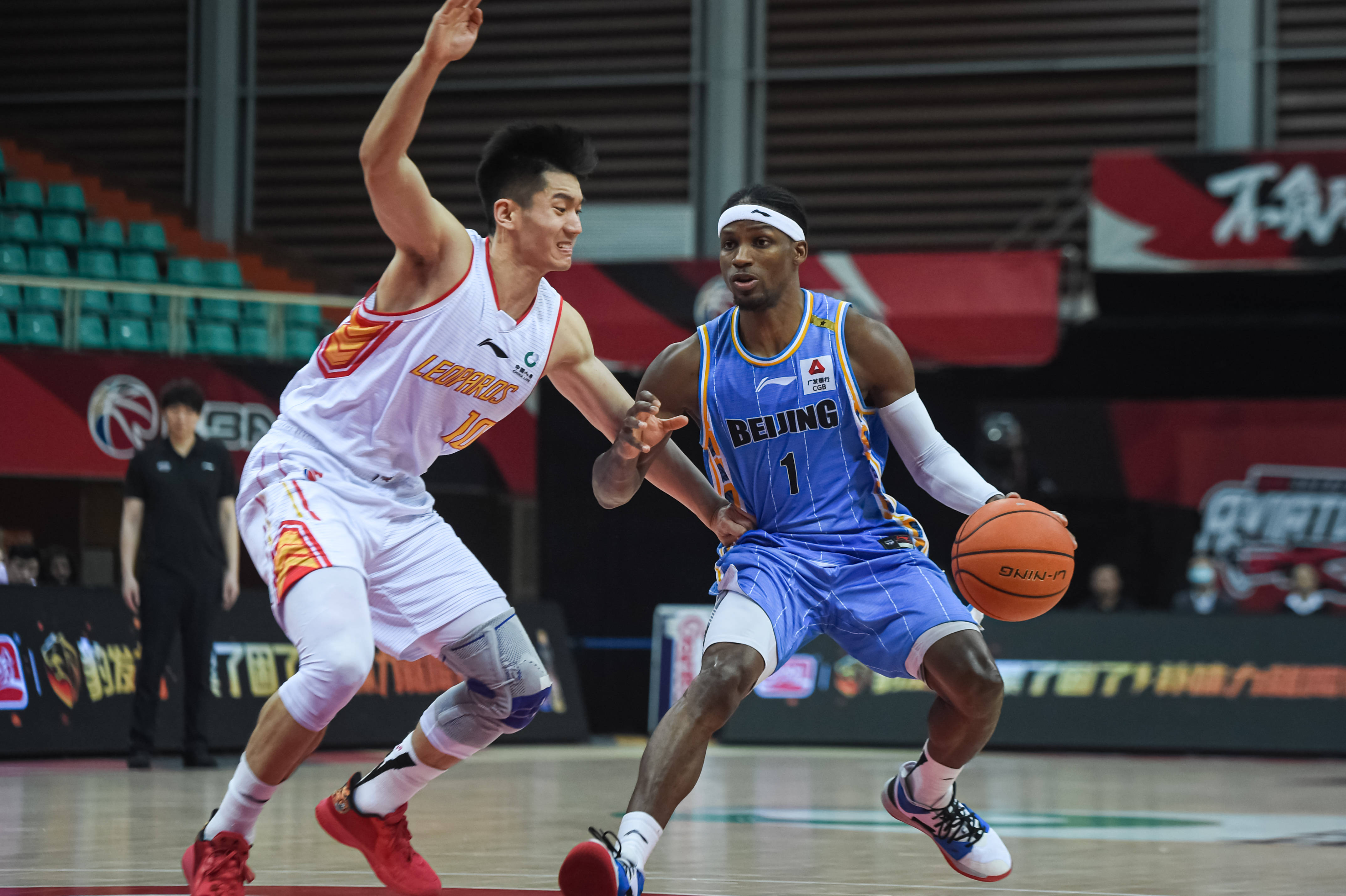 防线稳固 防线稳固